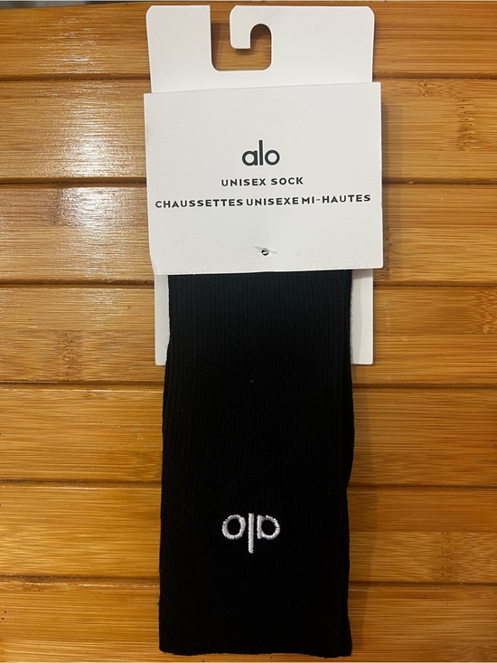 ALO Yoga Accessories - Alo Yoga Unisex Ribbed Logo Crew Socks S Black Athleisure Casual Everyday